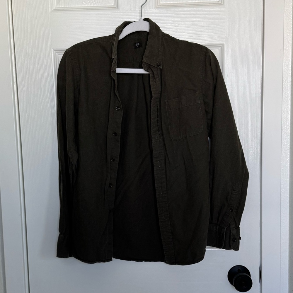 Uniqlo dark green plaid long sleeve shirt size XS